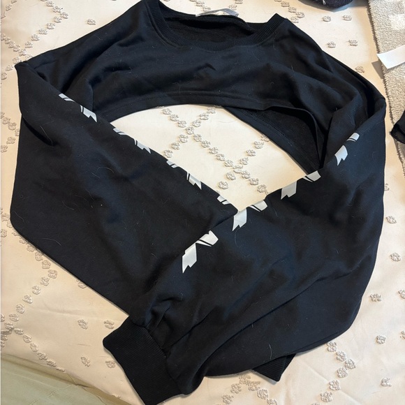 Excision half long sleeve - Picture 2 of 3